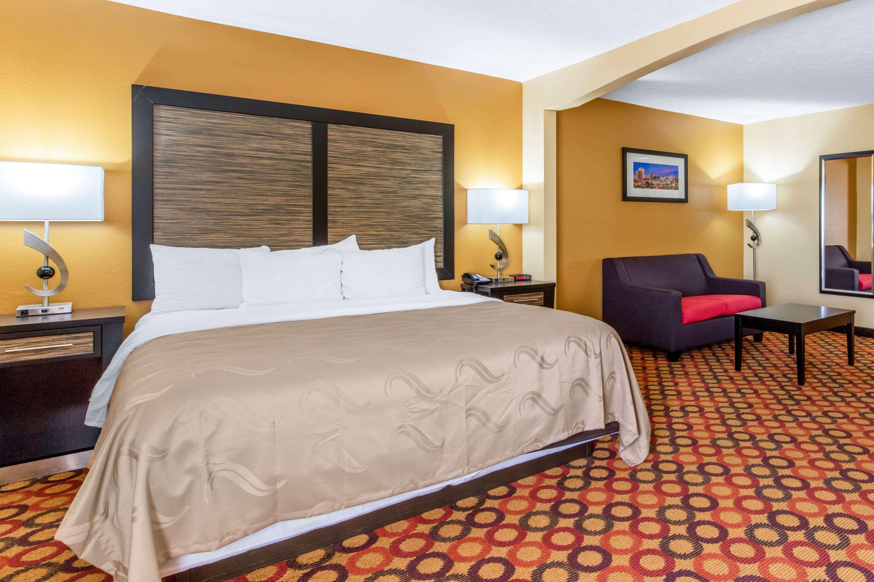 Quality Inn & Suites Montgomery East Carmichael Rd Экстерьер фото