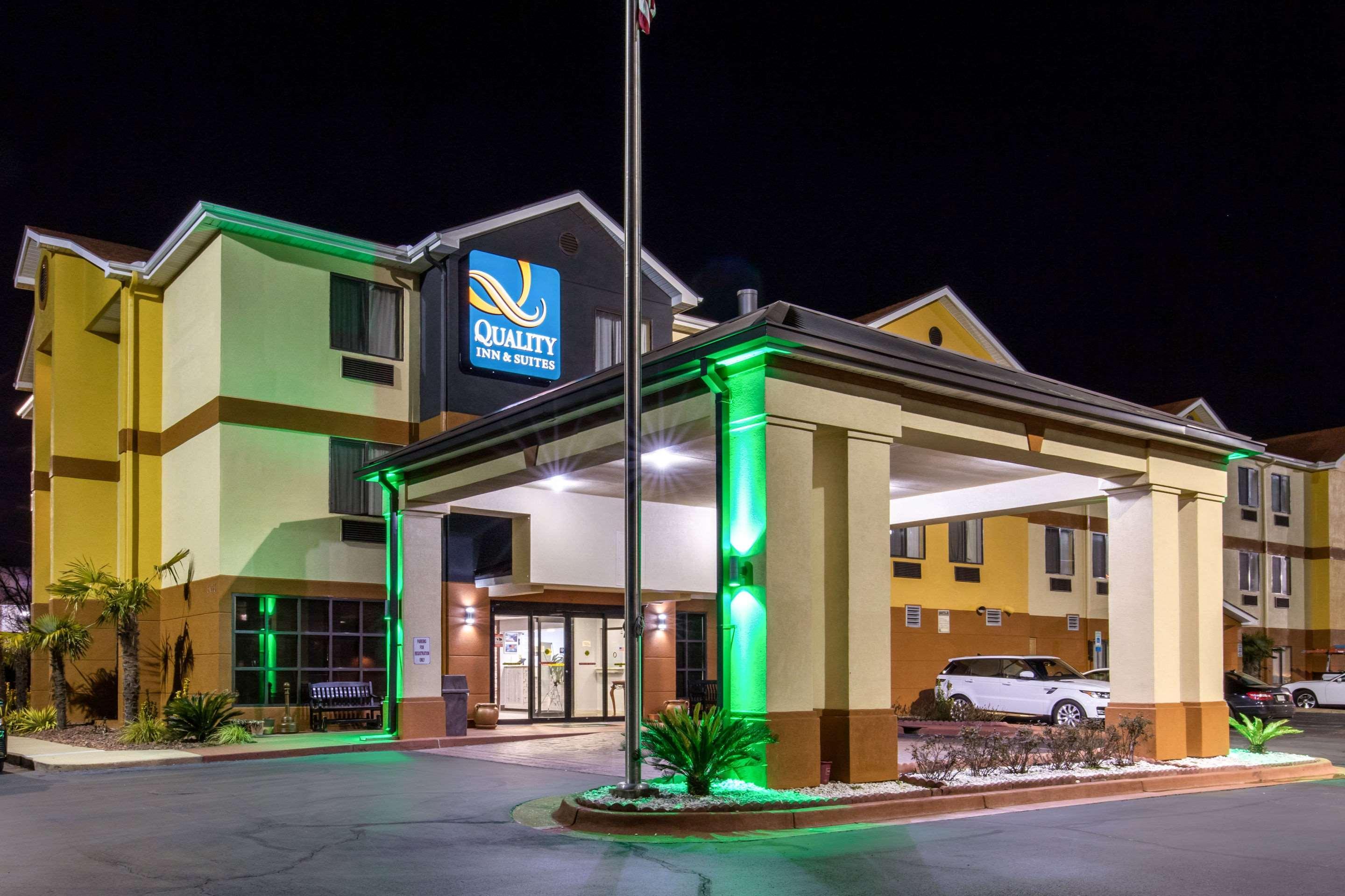 Quality Inn & Suites Montgomery East Carmichael Rd Экстерьер фото