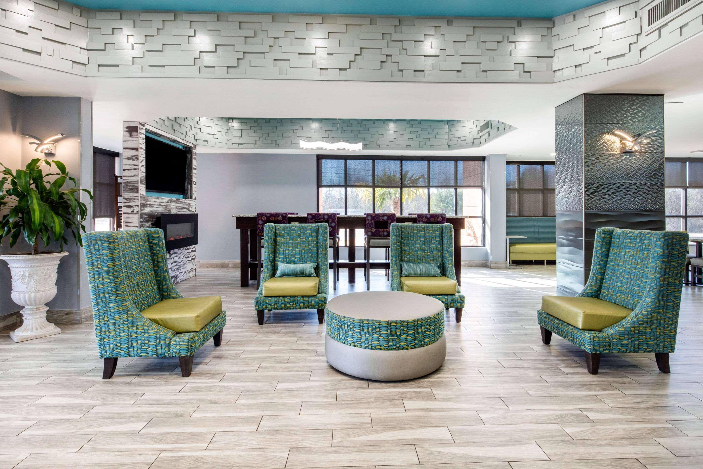 Quality Inn & Suites Montgomery East Carmichael Rd Экстерьер фото