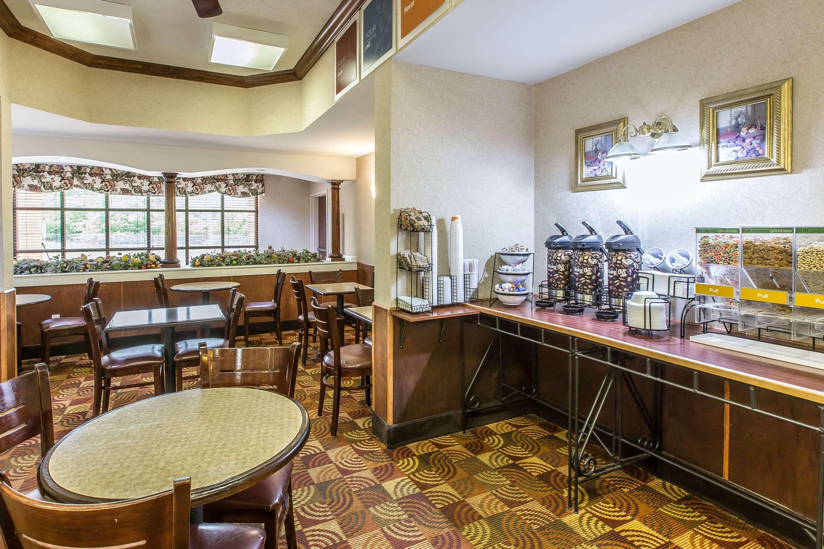 Quality Inn & Suites Montgomery East Carmichael Rd Экстерьер фото