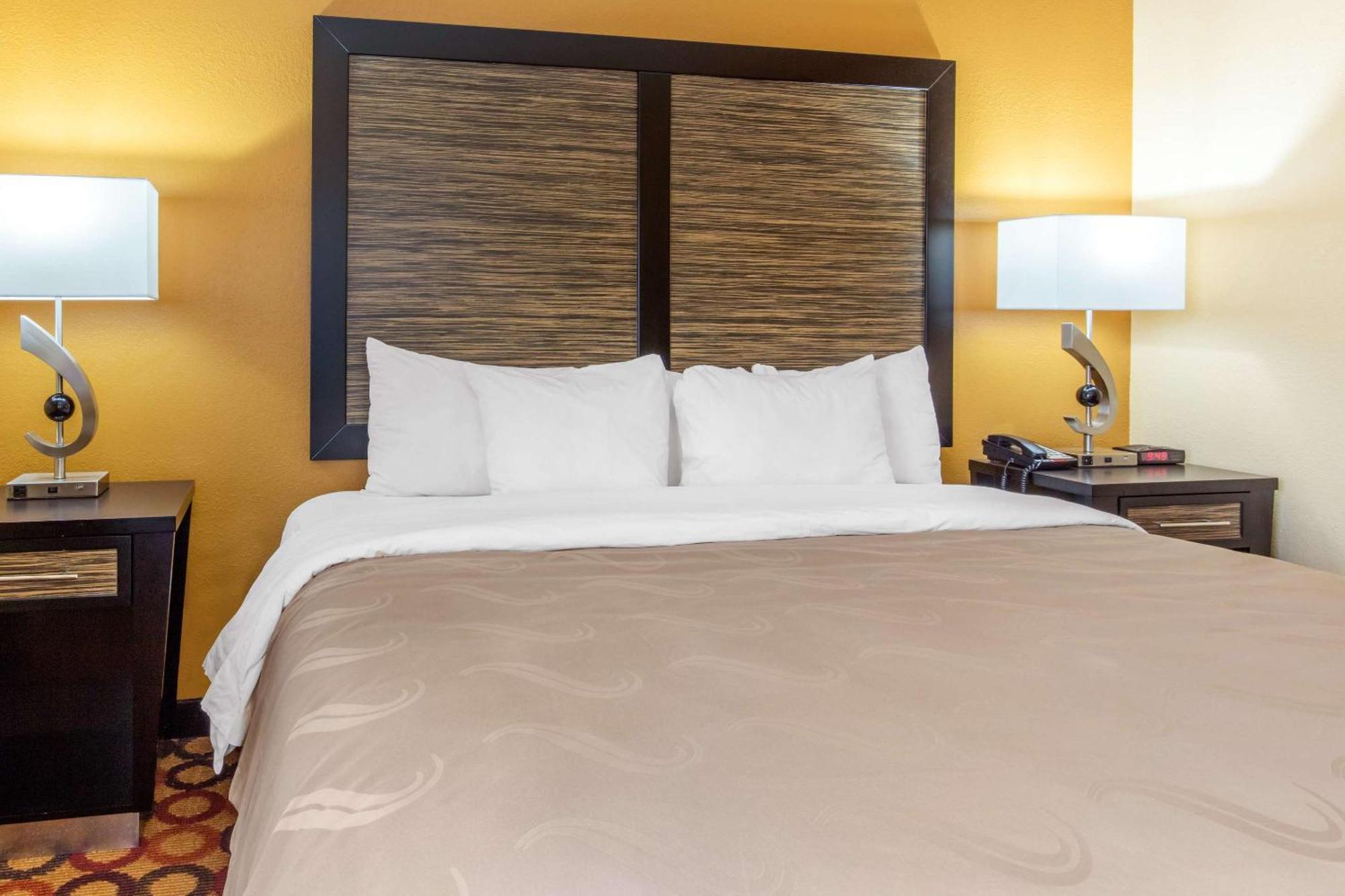 Quality Inn & Suites Montgomery East Carmichael Rd Экстерьер фото