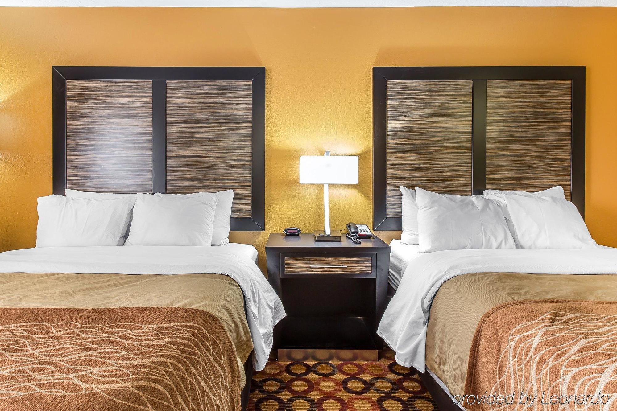 Quality Inn & Suites Montgomery East Carmichael Rd Экстерьер фото