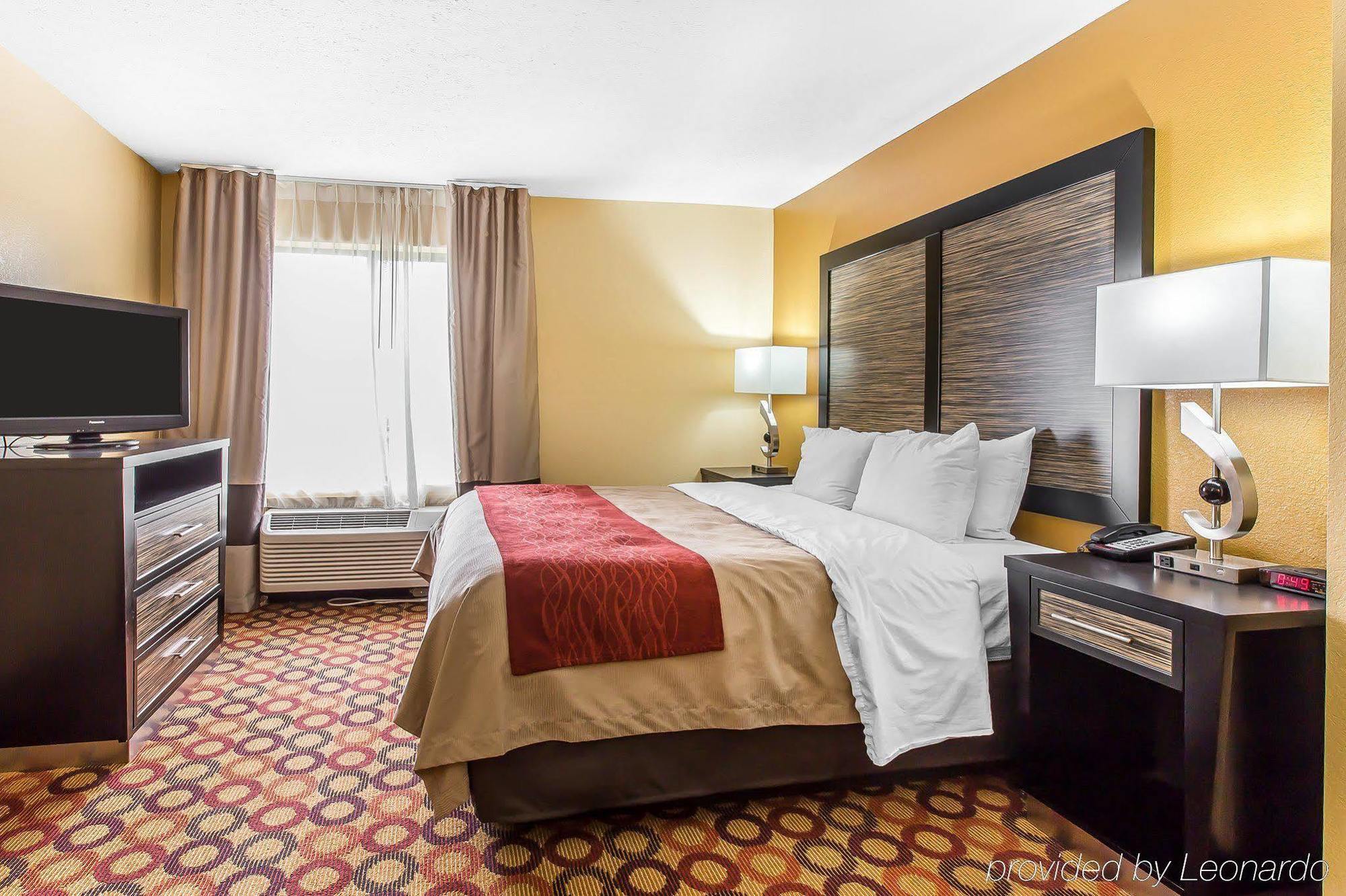 Quality Inn & Suites Montgomery East Carmichael Rd Экстерьер фото