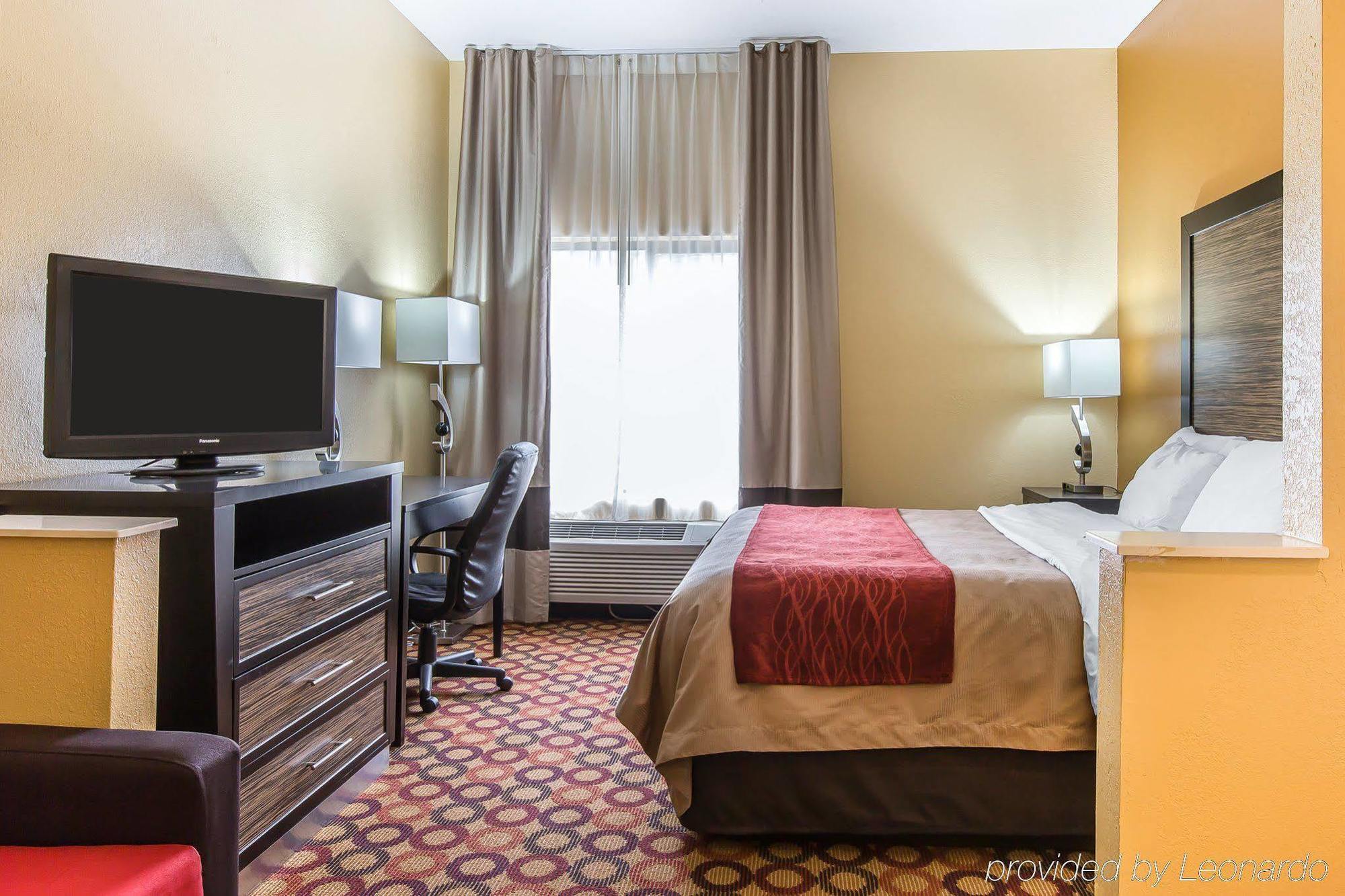 Quality Inn & Suites Montgomery East Carmichael Rd Экстерьер фото