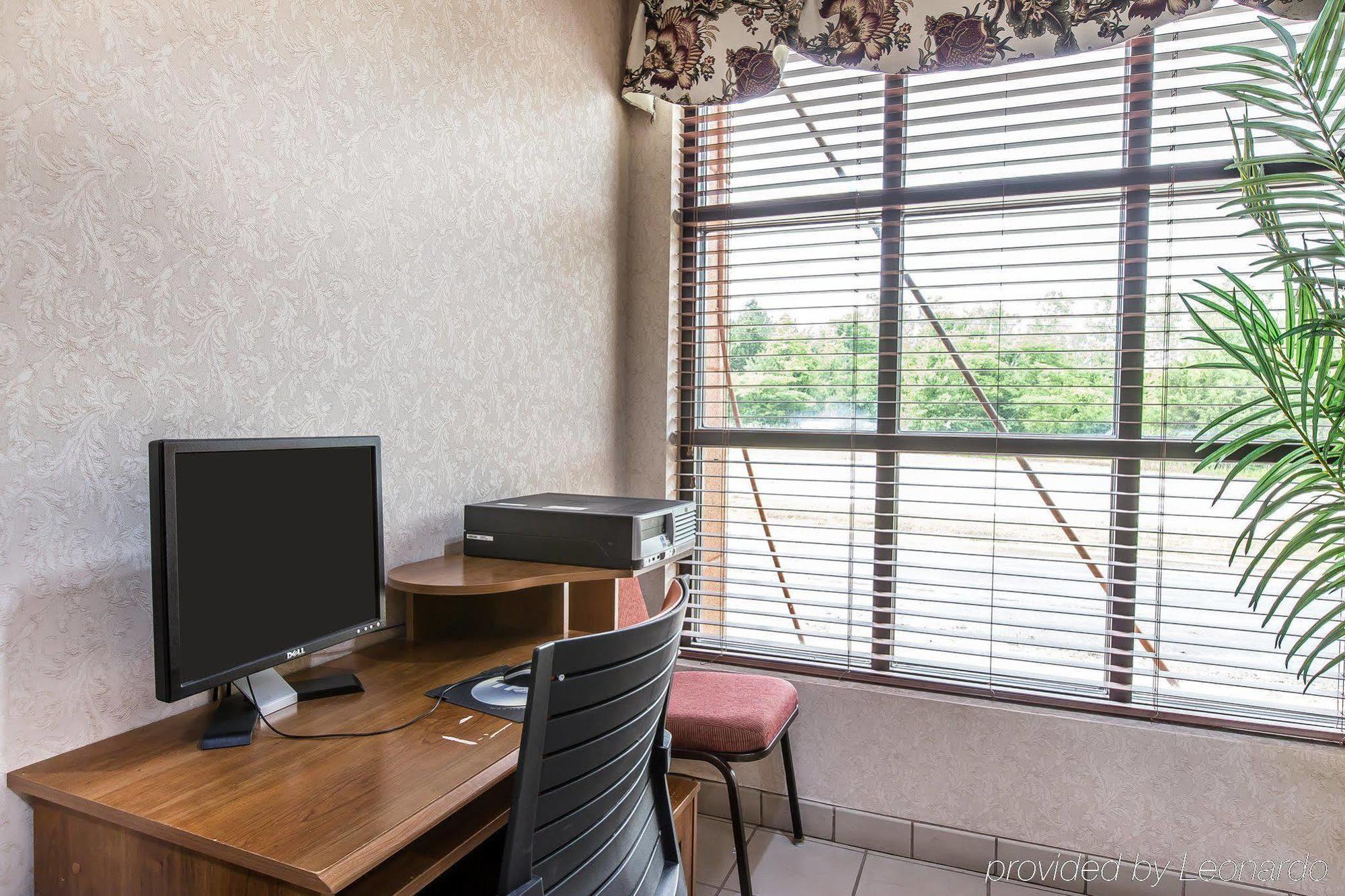 Quality Inn & Suites Montgomery East Carmichael Rd Экстерьер фото
