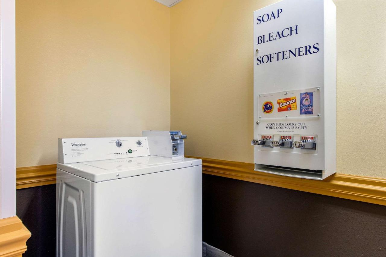 Quality Inn & Suites Montgomery East Carmichael Rd Экстерьер фото